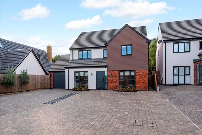 4 Bedroom Detached House For Sale In Beech Avenue, Olney, Buckinghamshire, MK46