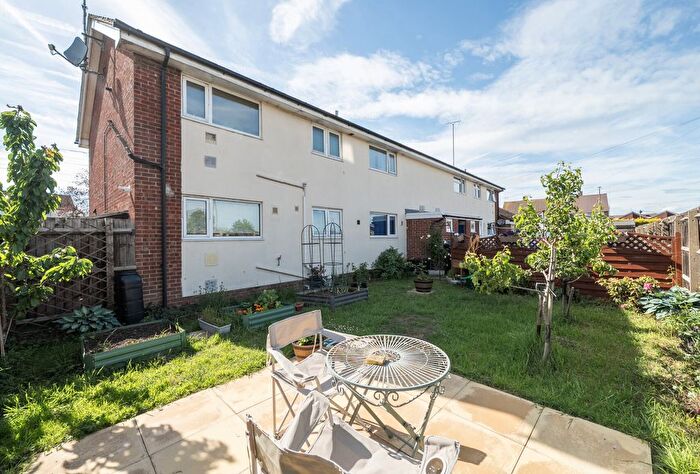 2 Bedroom Flat For Sale In Cherry Orchard, Tewkesbury, Gloucestershire, GL20