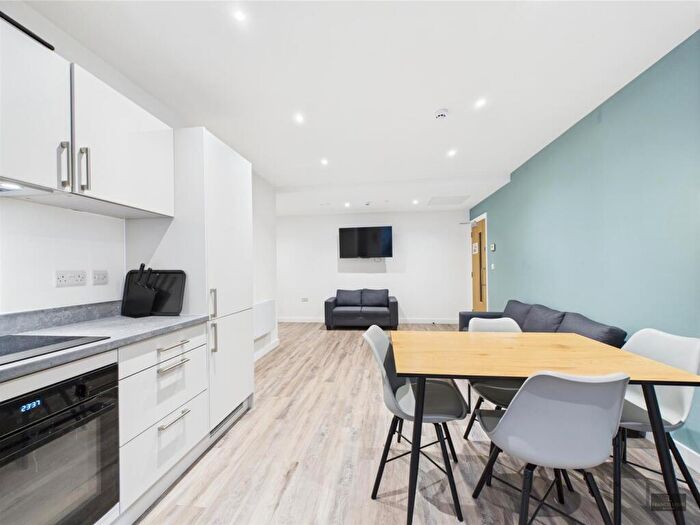 4 Bedroom Flat To Rent In Flat, New North Road, Exeter, EX4