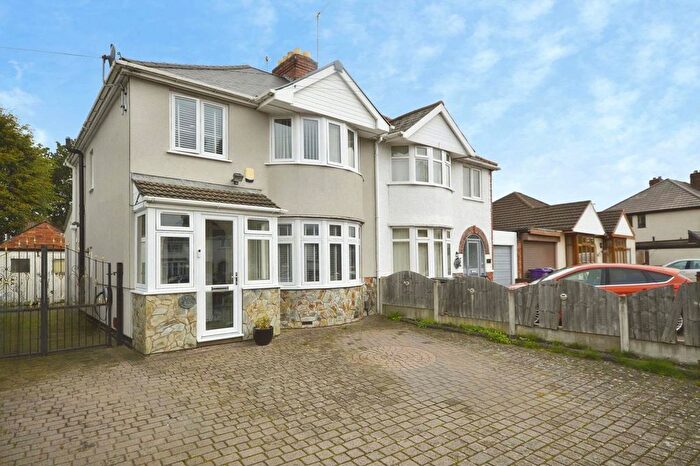 3 Bedroom Semi-Detached House For Sale In Stubby Lane, Wolverhampton, West Midlands, WV11