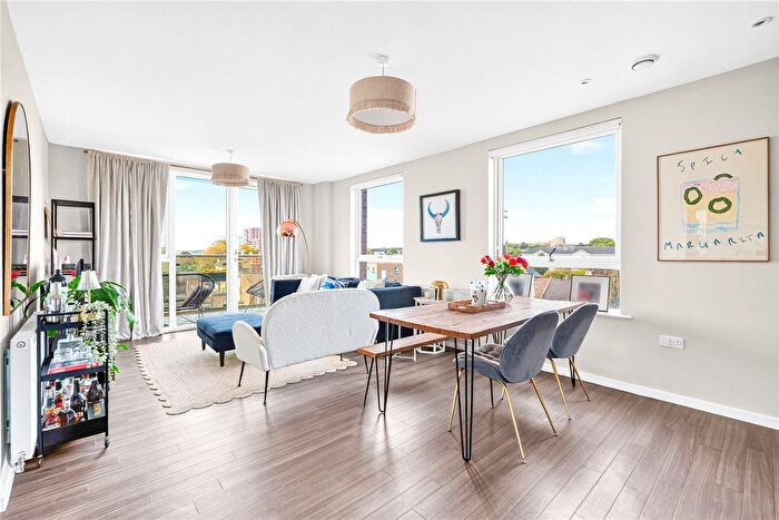 2 Bedroom Flat For Sale In Marlowe Road, Walthamstow, London, E17