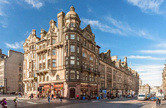 2 Bedroom Apartment To Rent In North Bridge, Old Town, Edinburgh, EH1
