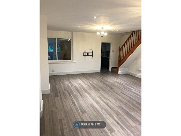 2 Bedroom Terraced House To Rent In The Parade, Sheffield, S12