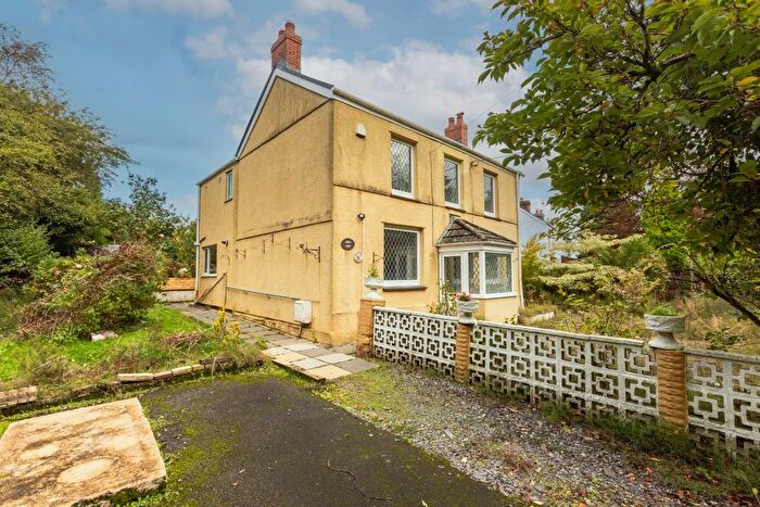 3 Bedroom Detached House For Sale In Dukefield, Three Crosses, Swansea, SA4