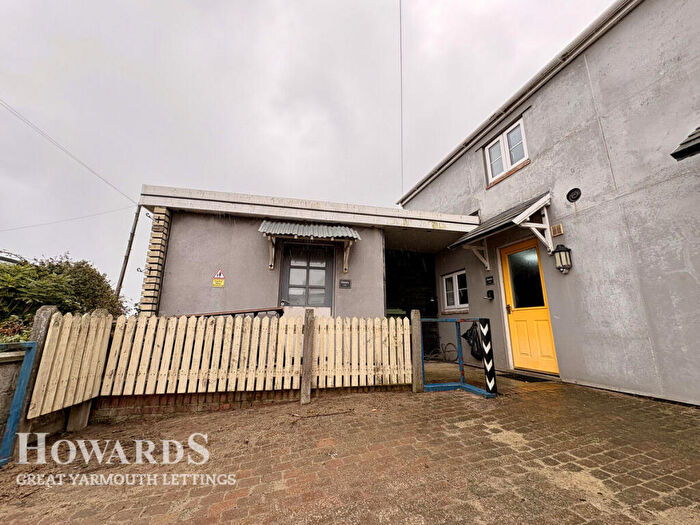 3 Bedroom Semi-Detached House To Rent In California Road, Great Yarmouth, NR29