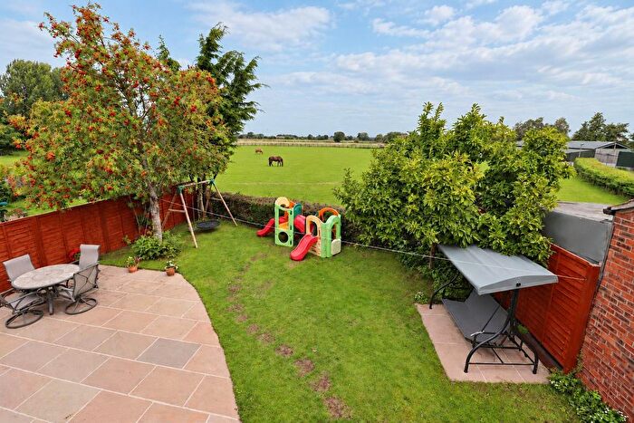 4 Bedroom Detached House For Sale In High Street, Holme-On-Spalding-Moor, York, YO43