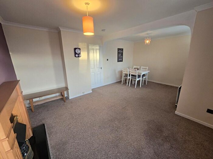 3 Bedroom Terraced House To Rent In Cairncry Road, Aberdeen, AB16