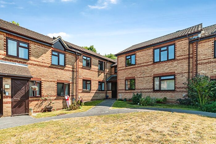 2 Bedroom Flat For Sale In Gershwin Court, Basingstoke, RG22