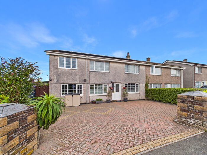 6 Bedroom Semi-Detached House For Sale In Highwood Park, Dobwalls (Quote Reference ), PM05