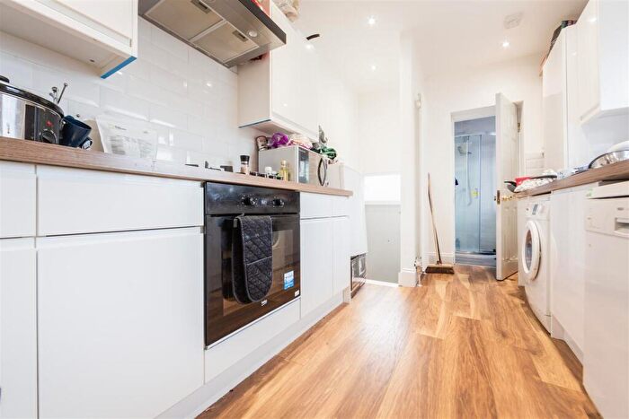 5 Bedroom Maisonette To Rent In Goldspink Lane, Sandyford, NE2