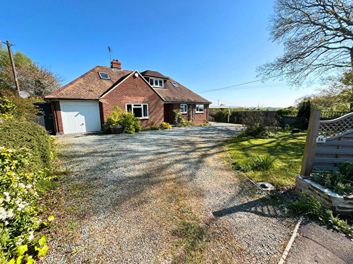 4 Bedroom Detached House For Sale In Emery Acres, Upper Basildon, RG8