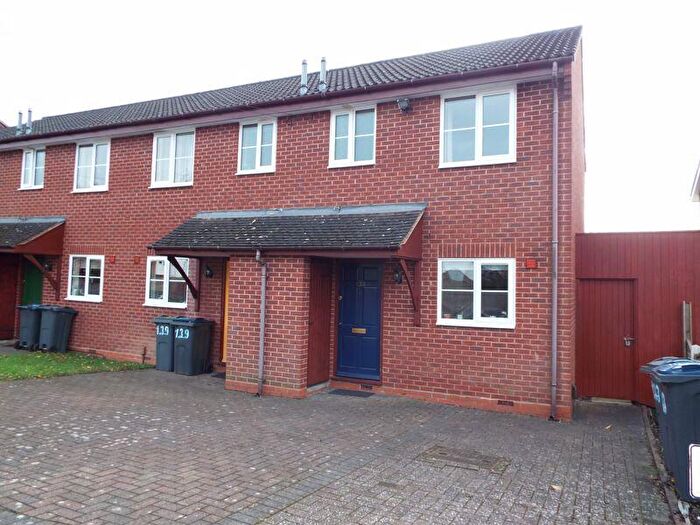 2 Bedroom End Of Terrace House To Rent In Lomaine Drive, Kings Norton, Birmingham, B30