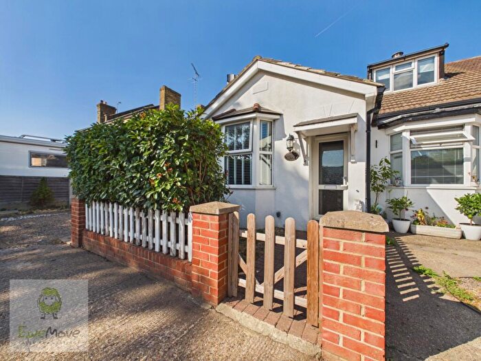 3 Bedroom End Of Terrace House For Sale In Chestnut Villas Pier Approach Road, Gillingham, Kent, ME7