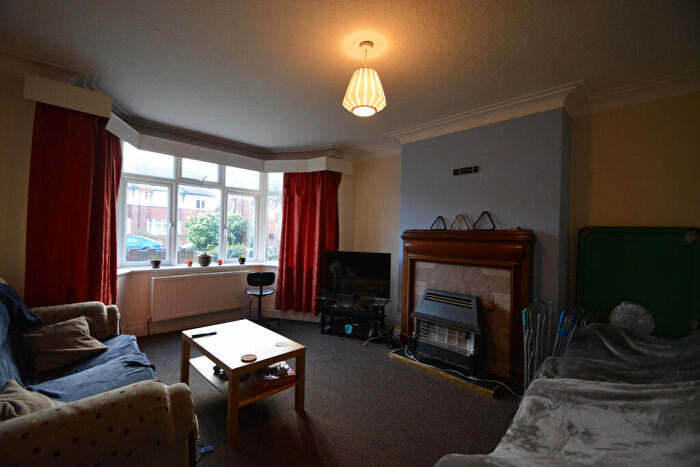 3 Bedroom House To Rent In St. Annes Road, Leeds, LS6