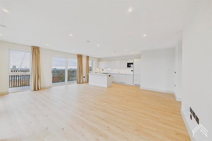 3 Bedroom Penthouse To Rent In Aerodrome Road, Colindale | London, NW9