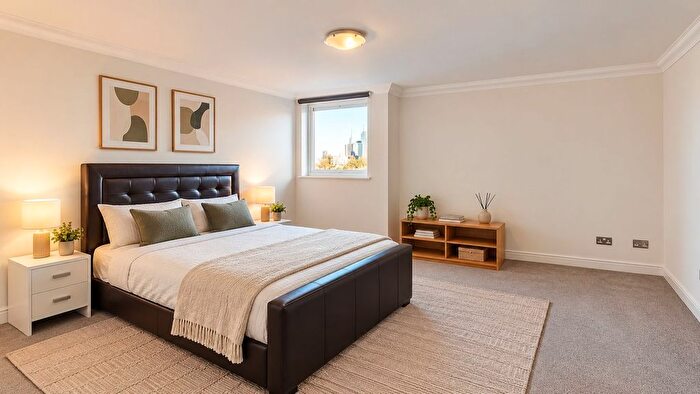 3 Bedroom Flat For Sale In Glaisher Street, London, SE8
