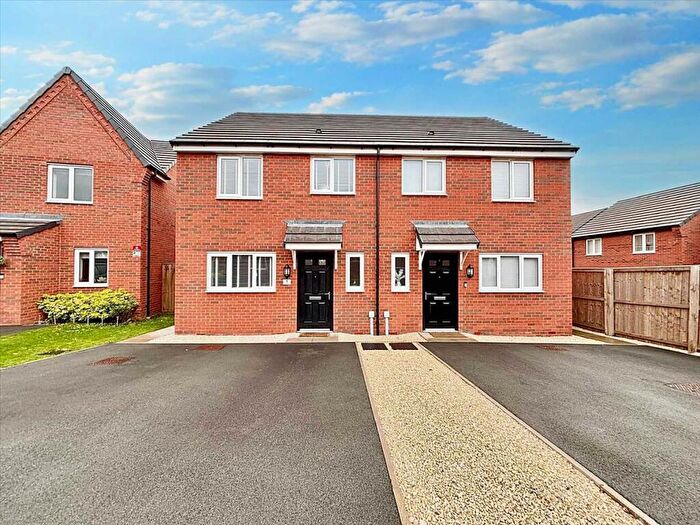 3 Bedroom Semi-Detached House For Sale In Piper Street, Shirebrook, NG20