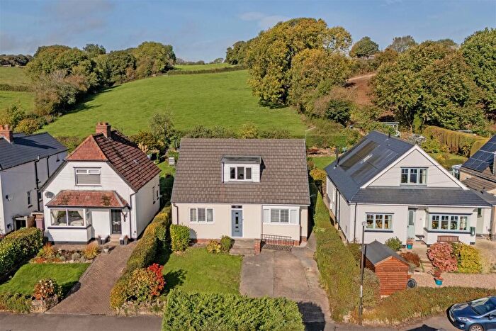 4 Bedroom Detached House For Sale In The Crescent, Holymoorside, Chesterfield, S42