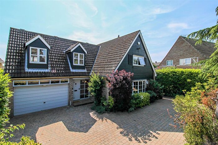 5 Bedroom Detached House For Sale In Rosedale Avenue, Sandal, Wakefield, WF2