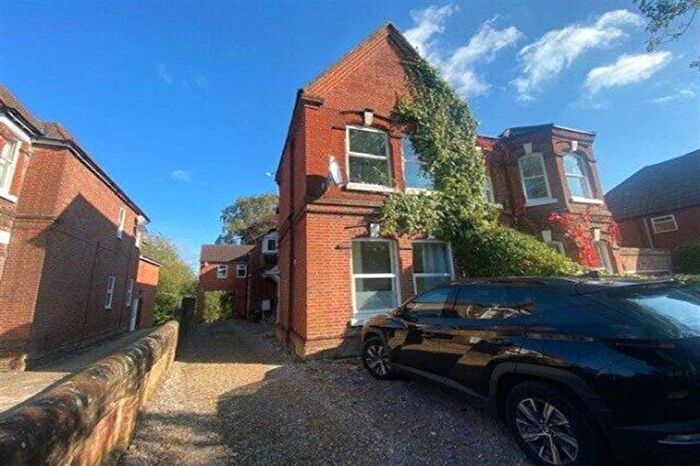 2 Bedroom Flat For Sale In Highfield Lane, Southampton, SO17