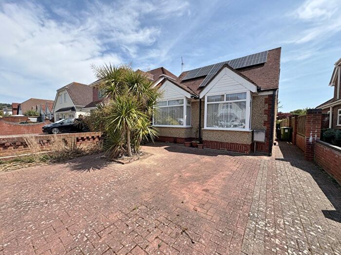 3 Bedroom Detached Bungalow For Sale In Station Road, Drayton, PO6