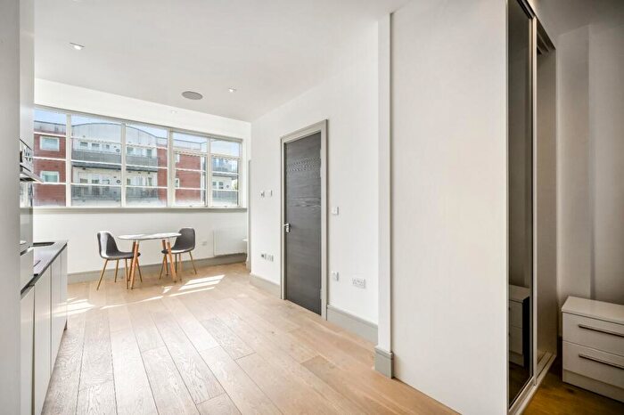1 Bedroom Apartment To Rent In Philpot Street, London, E1