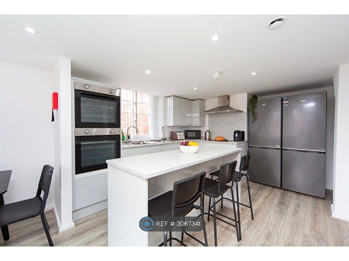7 Bedroom Flat To Rent In Parr Street, Liverpool, L1