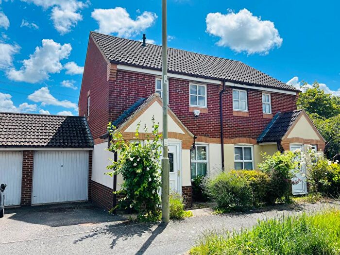 3 Bedroom Semi-Detached House To Rent In Brake Hill, Oxford, Oxfordshire, OX4