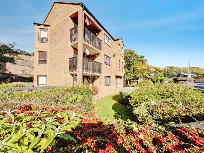 2 Bedroom Flat For Sale In Weavers Yard, Dundee, DD4