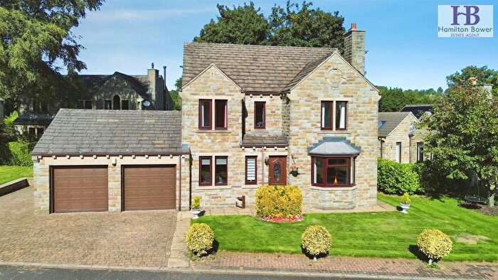 4 Bedroom Detached House For Sale In Yarborough Croft, Northowram, Halifax, HX3