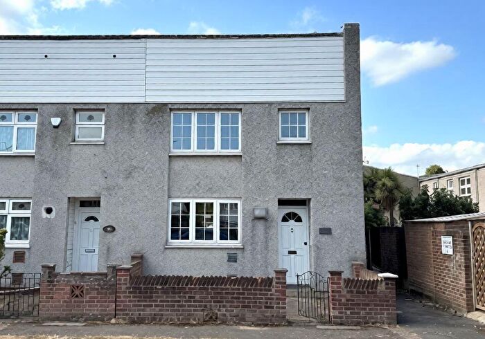 2 Bedroom End Of Terrace House For Sale In Buckbean Path, Romford, RM3
