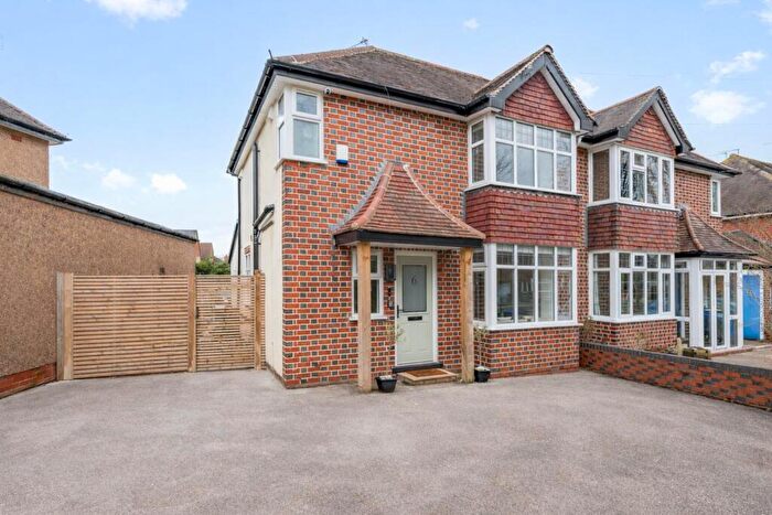 3 Bedroom Semi-Detached House For Sale In Kingswood Close, Lapworth, Solihull, B94