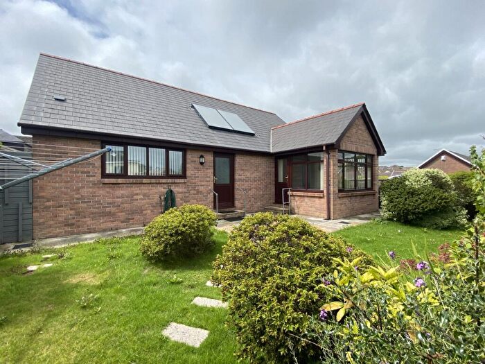 2 Bedroom Bungalow For Sale In Skomer Drive, Milford Haven, Pembrokeshire, SA73