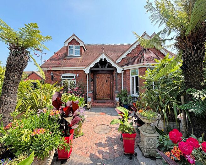 1 Bedroom Detached Bungalow For Sale In Tywyn, LL36