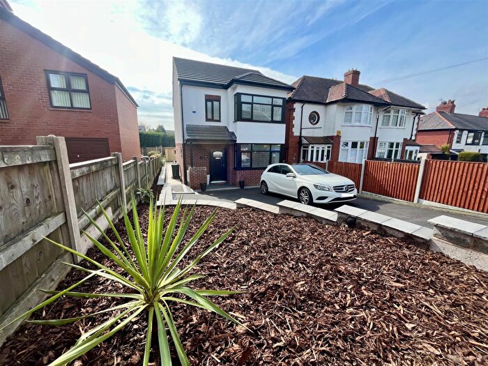 4 Bedroom Detached House For Sale In Matley View, Mottram Road, Stalybridge, SK15