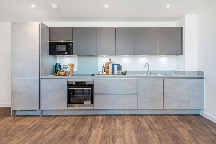 1 Bedroom Apartment To Rent In Bed, Nd Floor, Valentines House, Rainham, RM13