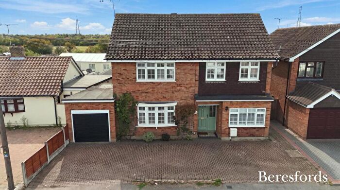 4 Bedroom Detached House For Sale In High Road, North Stifford, RM16