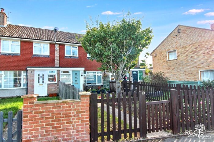 3 Bedroom Terraced House For Sale In Swansdown Walk, Thatcham, Berkshire, RG19