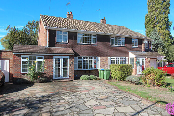 4 Bedroom Semi-Detached House For Sale In High Beeches, Sidcup, DA14