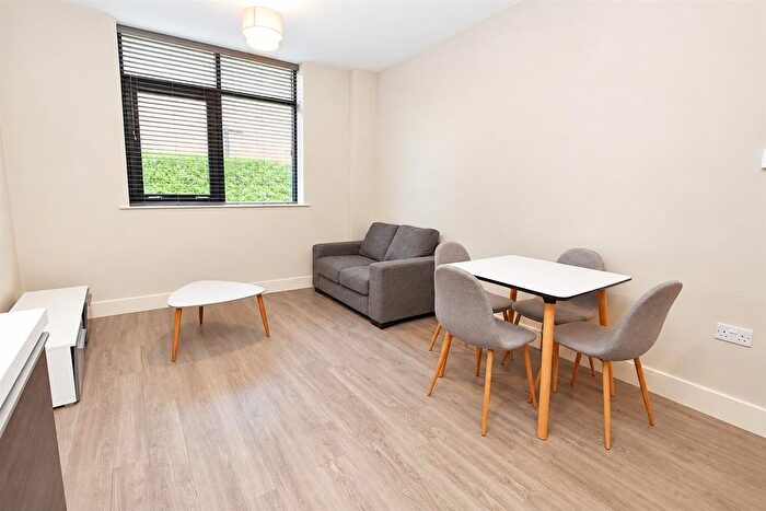1 Bedroom Flat To Rent In Greenleigh Court, Dawson Square, Dawsons Square, Pudsey, LS28