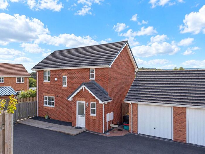 3 Bedroom Detached House For Sale In Dolydd Pentrosfa, Llandrindod Wells, Powys, LD1