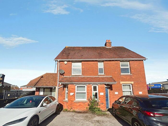 2 Bedroom Flat To Rent In Hambridge Road, Newbury, Berkshire, RG14