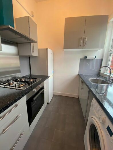 1 Bedroom Flat To Rent In Eastwood Road, Ilford, IG3