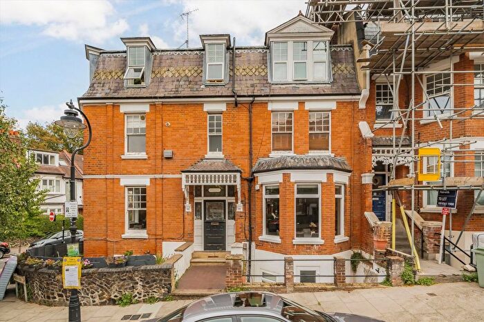 2 Bedroom Flat For Sale In Milton Road, Highgate, N6