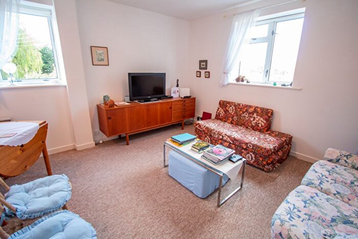 2 Bedroom Maisonette For Sale In Bracken Court, The Drive, Farringdon, EX5