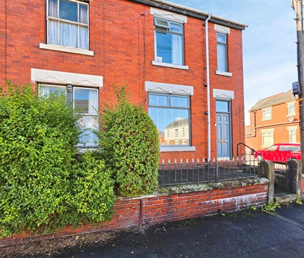 2 Bedroom End Of Terrace House For Sale In Well Street, Biddulph, Staffordshire Moorlands, ST8