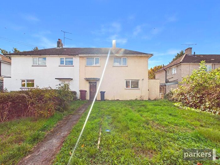 3 Bedroom Semi-Detached House For Sale In Hartland Road, Reading, Berkshire, RG2