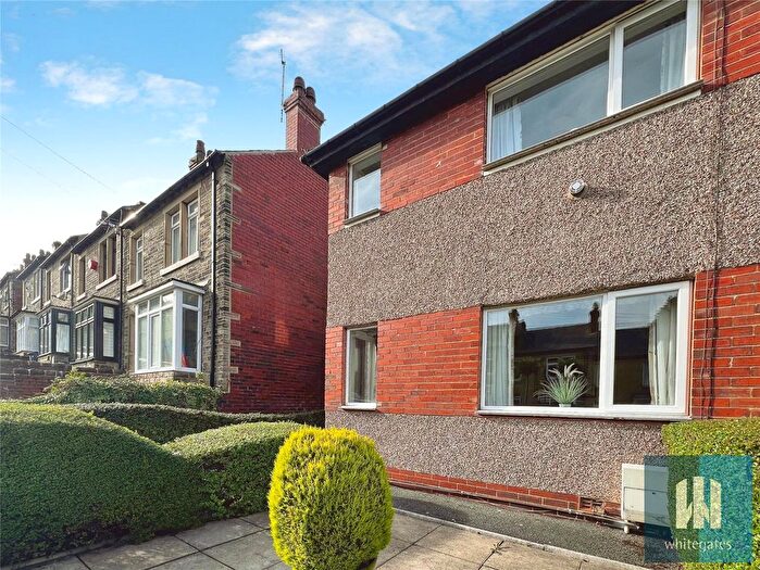 2 Bedroom Semi-Detached House For Sale In Thornfield Avenue, Lockwood, Huddersfield, Kirklees, HD4