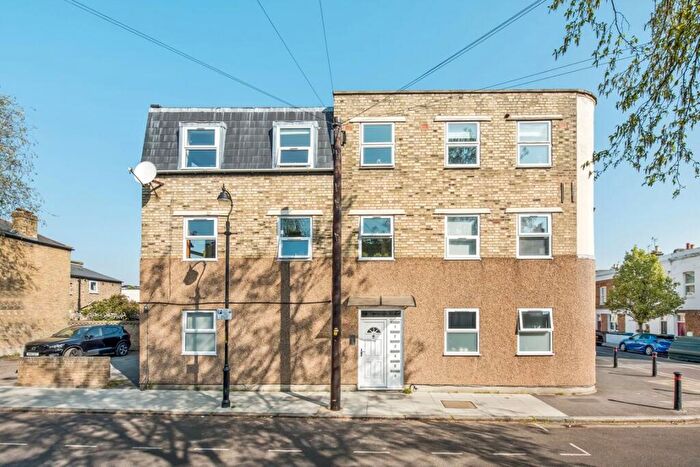 2 Bedroom Flat To Rent In Waghorn Street, Nunhead, SE15