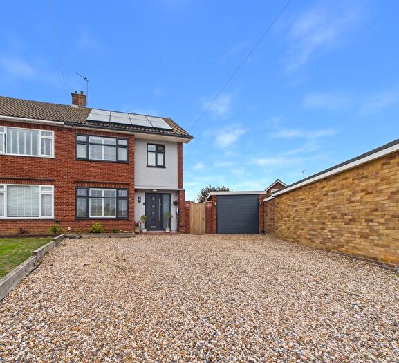 3 Bedroom Semi-Detached House For Sale In Meadow Close, Thundersley, Essex, SS7